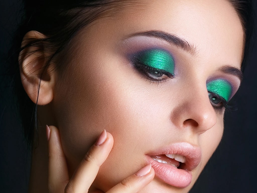 https://www.bano.makeup/uploads/media/mag/Getting to know 17 trending eye shadow models that you must try, bano Makeup article (22).jpg